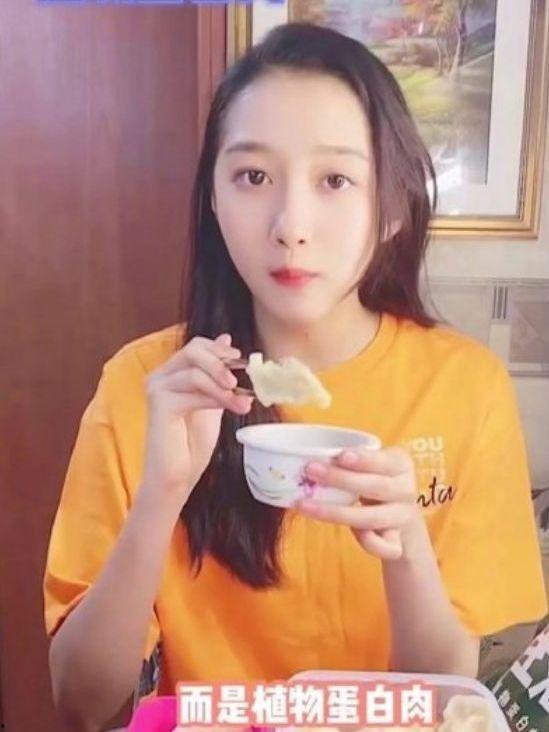 小仙仙和大表哥吃瓜视频,揭秘娱乐圈幕后故事